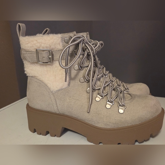 NWT Soda Women's Beige Serpa Lace-Up Ankle Boots 8.5 - Picture 8 of 11